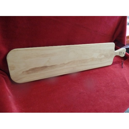 140 - JAMIES ITALIAN UNUSED WOODEN CHARCUTERIE/PLATTER/CHOPPING BOARD