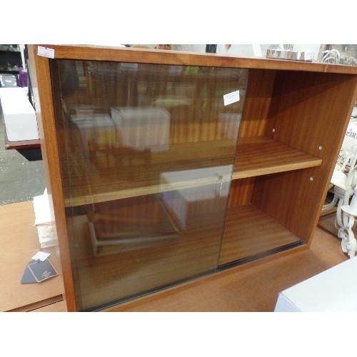 200 - RETRO GLASS FRONTED WOODEN SHELVES/CABINET, WITH SLIDING WOODEN DOORS.