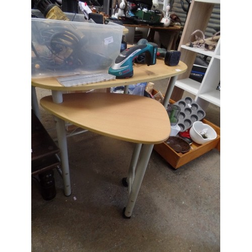 306 - WOOD EFFECT AND METAL FRAMED DESK WITH PULL OUT SIDE TABLE. CURVED EDGES.