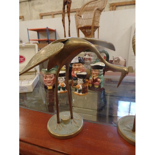 253 - LOVELY PAIR OF VINTAGE BRASS HERONS. TALLEST 30CM H.