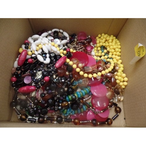 48 - QUANTITY OF COSTUME JEWELLERY.