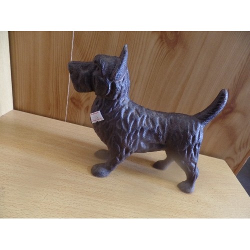 302 - LOVELY CAST METAL SCOTTIE/W.HIGHLAND TERRIER DOG FIGURE.