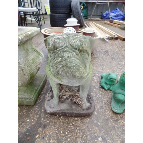 393 - LOVELY VINTAGE WELL WEATHERED CONCRETE BULLDOG