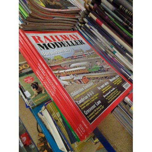 369 - LARGE QUANTITY OF TRAIN AND MODEL RAILWAY MAGAZINES - HORNBY MAGAZINE, BRM, RAILWAY MODELLER, MODEL ... 