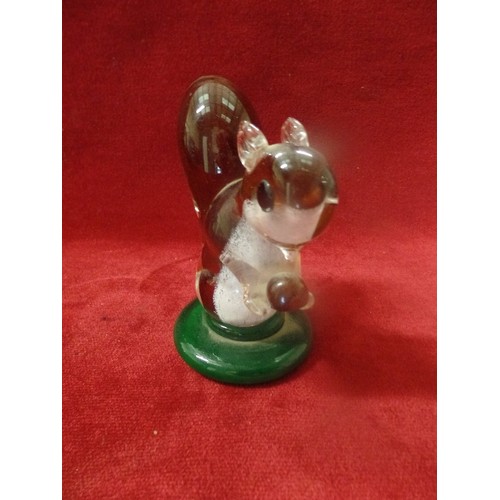 5 - MURANO GLASS SQUIRREL IN BROWN AND WHITE HOLDING A NUT