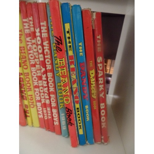 389 - CUBE OF ANNUALS - DANDY, BEANO, TOPPER, VICTOR ETC