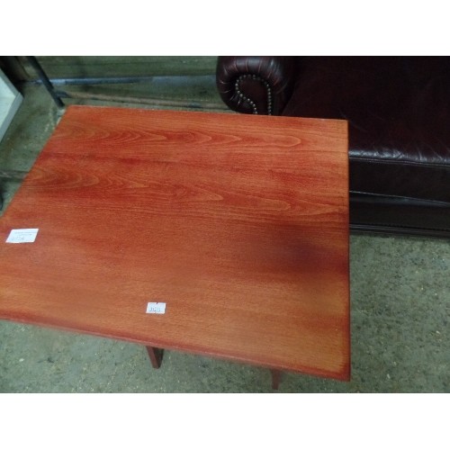 357A - WOODEN FOLDING TABLE