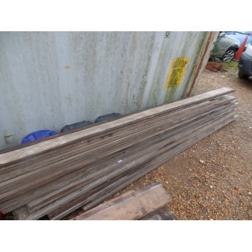 401 - 19 LENGTHS 6 3/4 X 1 INCH PINE FLOORING BOARDS VARIOUS LENGTHS UP TO 3 1/2 4 METRES