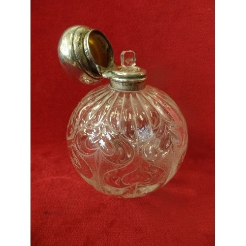 27 - A SUPERB ART NOUVEAU GLASS PERFUME BOTTLE , THE GLASS WITH MOULDED AND ETCHED HEART DESIGN, THE SILV... 