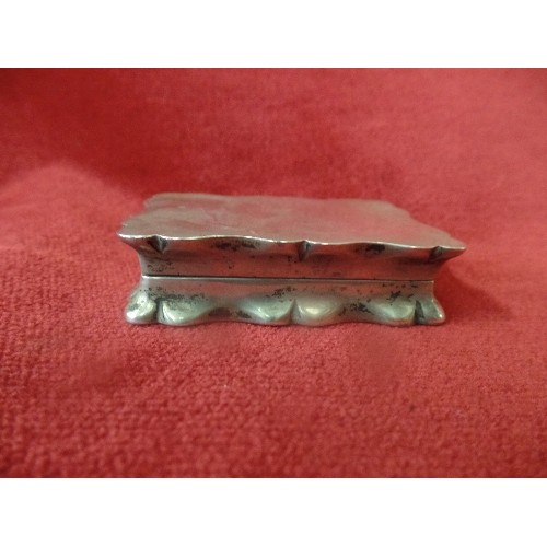 36 - STERLING SILVER SNUFF BOX, IN THE GEORGIAN STYLE,  BIRM 1920, CHARLES EDWIN TURNER - 51 GRAMS - 6.5C... 