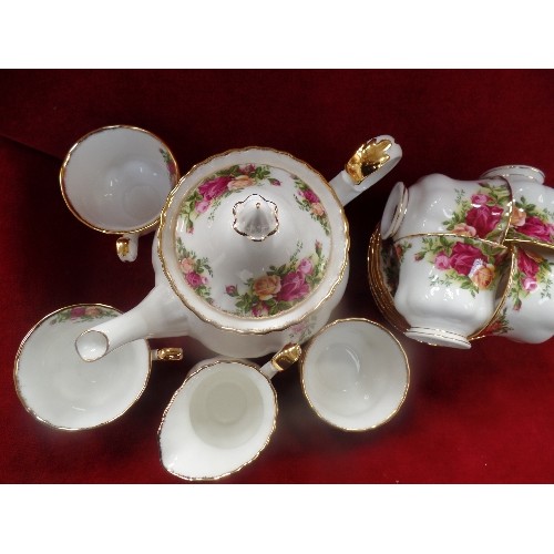 231 - ROYAL ALBERT OLD COUNTRY ROSES TEASET WITH TEAPOT, MILK AND SUGAR - 15 PIECES