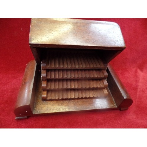 212 - A STYLISH ART DECO MAHOGANY CIGARETTE BOX WITH FOUR TIER INTERIOR