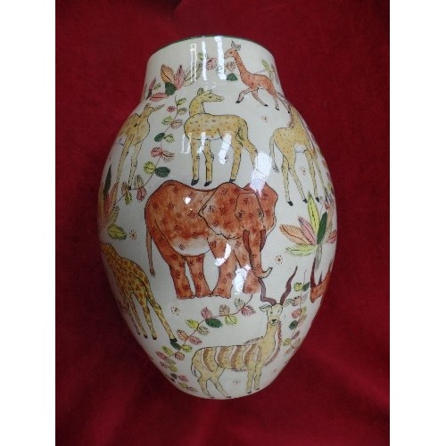 158 - A SUPERB AND LARGE AFRICAN STUDIO POTTERY VASE - HAND POTTED AND HAND PAINTED WITH WILDLIFE INCLUDIN... 