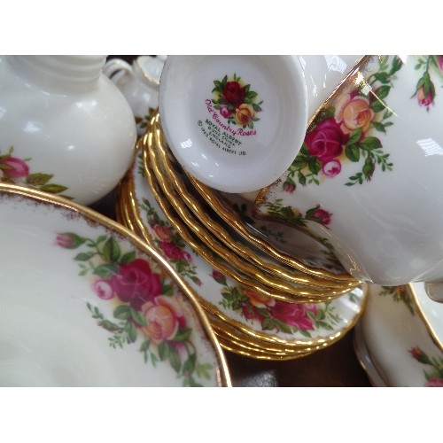 234A - A ROYAL ALBERT OLD COUNTRY ROSES TEA SERVICE INCLUDING TEAPOT, MILK, SUGAR, 6 CUPS, SAUCERS AND SIDE... 