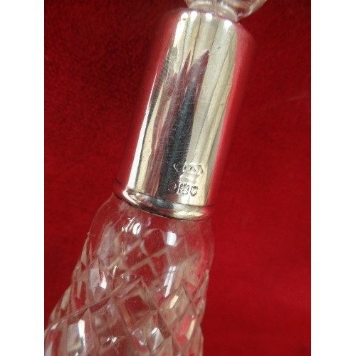 29A - A CUT GLASS AND STERLING SILVER SCENT BOTTLE - LONDON 1914 - 16CM