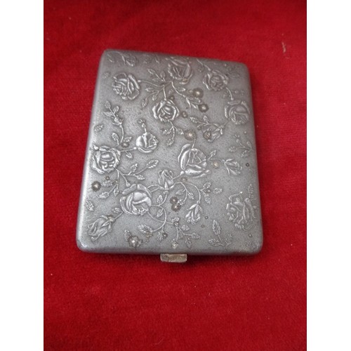 67 - A VICTORIAN SILVER PLATED VESTA CASE ENGRAVED WITH A LEAF DESIGN, ANOTHER EARLY 20TH CENTURY EXAMPLE... 