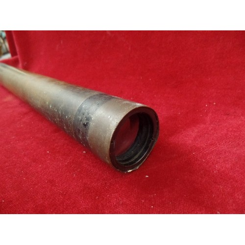 90 - A HEAVY 1944 WW2 MILITARY ISSUE OTTWAY ARTILLERY SIGHTING SCOPE, PATT 1132, 20 INCHES LONG, WITH FUL... 