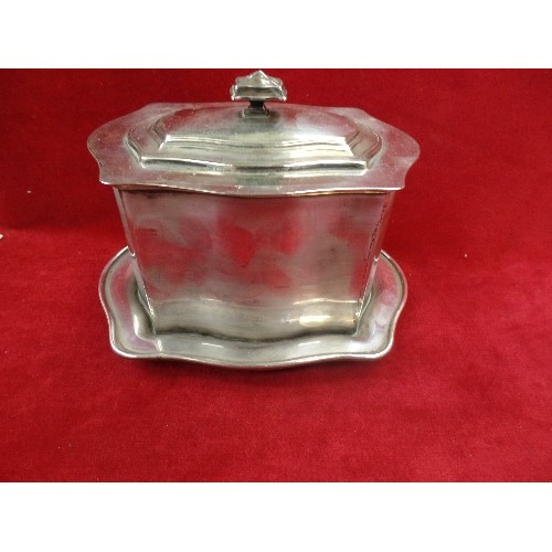 210C - SELECTION OF SILVER PLATED ITEMS INCLUDING A MAPPIN & WEBB BISCUIT BARREL, A VERY LARGE VICTORIAN SO... 