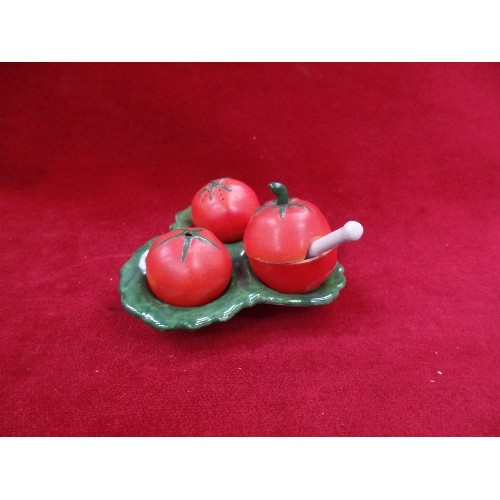 220C - A VINTAGE CARLTON WARE TOMATO CRUET ON STAND WITH ORIGINAL CERAMIC SALT SPOON