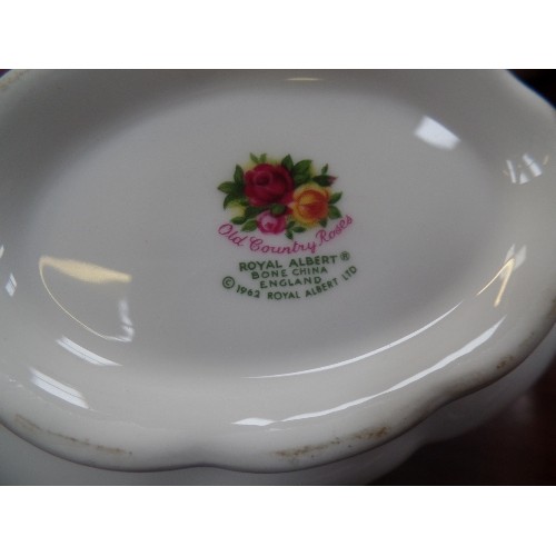 233 - ROYAL ALBERT OLD COUNTRY ROSES DINNER SERVICE - MOSTLY UNUSED CONDITION, SOME WITH ORIGINAL SHOP PRI... 