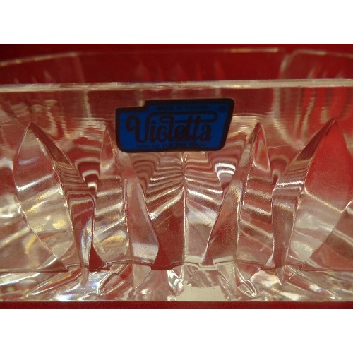 291A - A LEAD CRYSTAL TABLE BOX BY VIOLETTA POLAND, WITH LABEL - 18CM X 9CM - CHIP TO ONE CORNER OF BASE