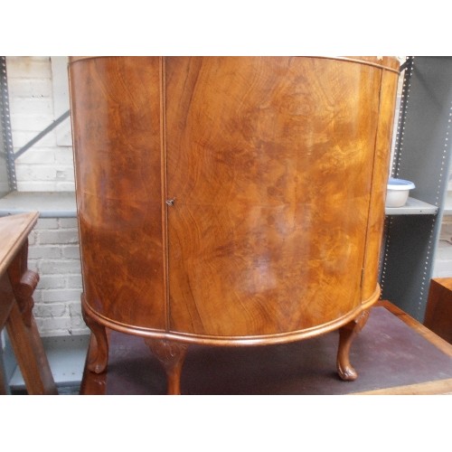 445 - ART DECO STYLE WALNUT VENEERED COCKTAIL CABINET. CRESCENT SHAPE. ON 4 CARVED CABRIOLE LEGS. 90CM W. ... 