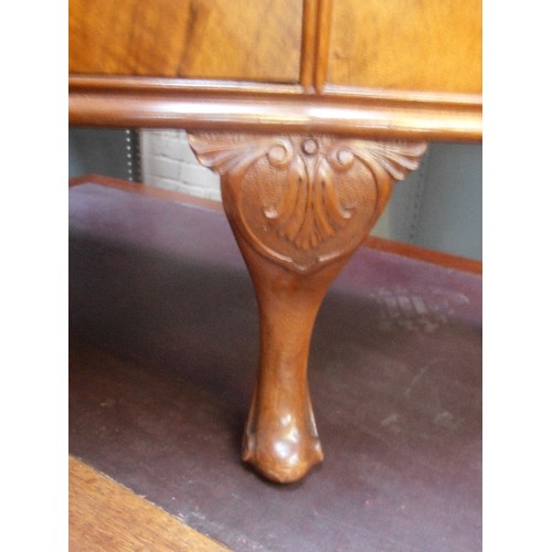 445 - ART DECO STYLE WALNUT VENEERED COCKTAIL CABINET. CRESCENT SHAPE. ON 4 CARVED CABRIOLE LEGS. 90CM W. ... 