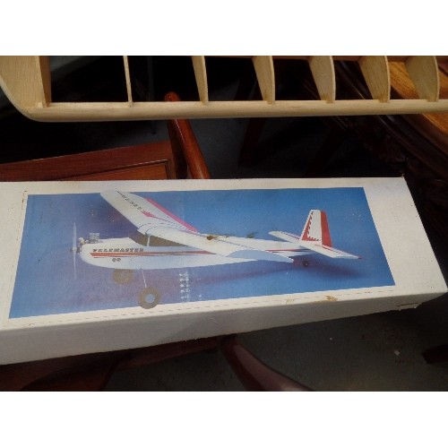 191A - 2 LARGE SCALE MODEL AIRCRAFT. LIGHTWEIGHT, PARTLY MADE-UP. INC TELEMASTER 66, AND SKYLANE BY GLOBAL ... 