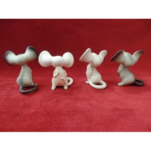 78 - MID-CENTURY 1950'S FAMILY OF NODDING-HEAD MICE.