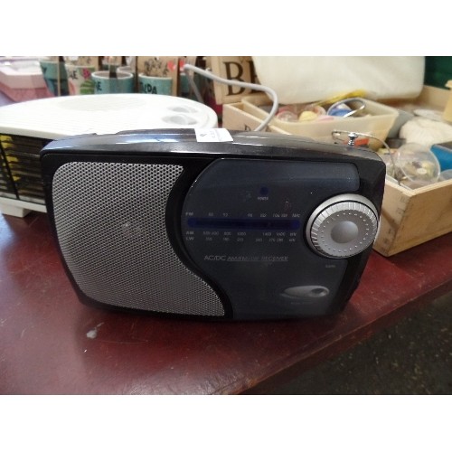 230 - PORTABLE RADIO AND A GLEN FAN HEATER - HEATER WORKS WHEN LOTTING - RADIO UNTESTED (NO BATTERIES)