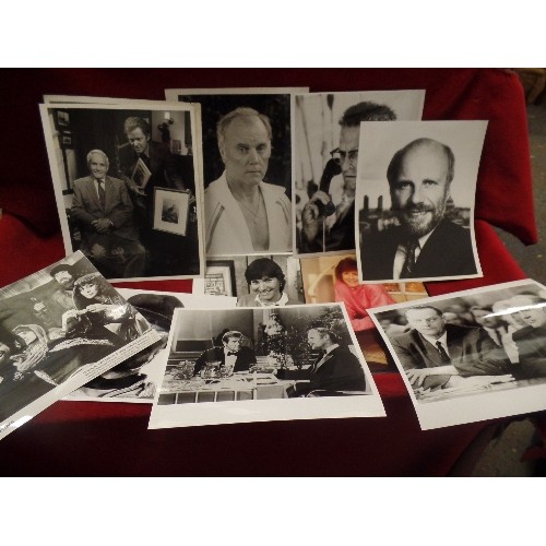 121 - VINTAGE OFFICIAL PRESS PHOTOGRAPHS, APPROX X 100 IMAGES FROM FILM AND TV. MAINLY 10 X 8 BLACK & WHIT... 