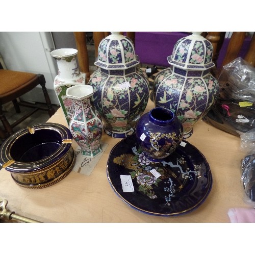 282 - 2 LIDDED CHINESE GINGER JARS, 3 VASES, A PLATE AND A HEAVY ASH TRAY.