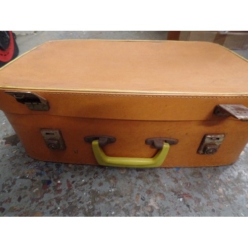 204 - LOVELY LITTLE RETRO SUITCASE. TAN LEATHERETTE, WITH YELLOW PLASTIC HANDLE. GREY 'SATIN' LINED WITH P... 