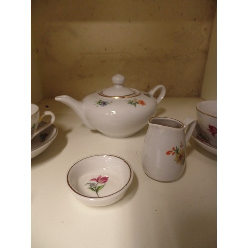 241 - DOLLS CHINA TEA-SET. PRETTY FLORAL DESIGN.