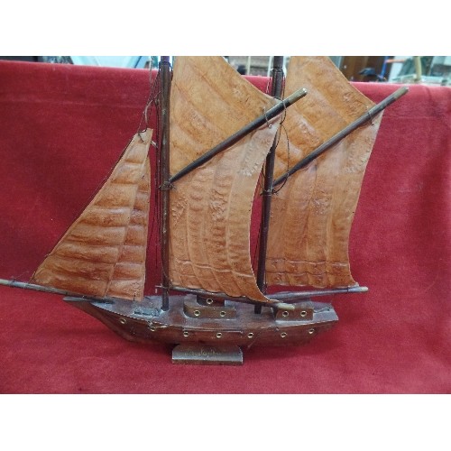 326 - 2 DECORATIVE CHINESE GALLEONS/SAILING SHIPS. ONE IS GOLD & BLINGY!! THE OTHER IS 'ANTIQUED'. BOTH ON... 