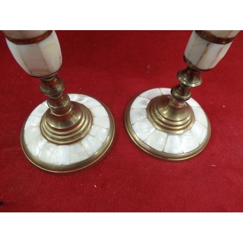 359 - VINTAGE MOTHER OF PEARL/BRASS DECORATIVE SET. INDIAN. INC CANDLESTICK PAIR, 2 X  LIDDED POTS.