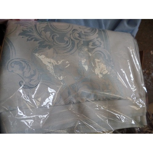 371 - BOX OF VINTAGE LINEN. INC NEW DAMASK TABLECLOTH IN PACKET. FITTED BED SHEETS, PILLOW-CASES, CROCHET-... 