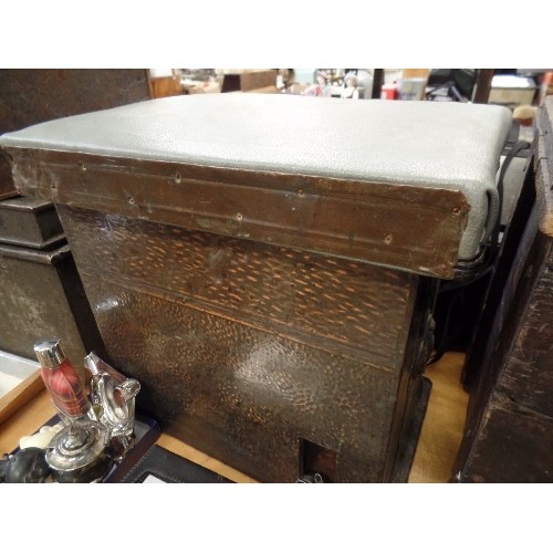 375 - VINTAGE HAMMERED COPPER STORAGE BOX WITH PADDED LEATHERETTE SEAT/LID. 38CM WIDE. CONTAINS A HAND-FUL... 