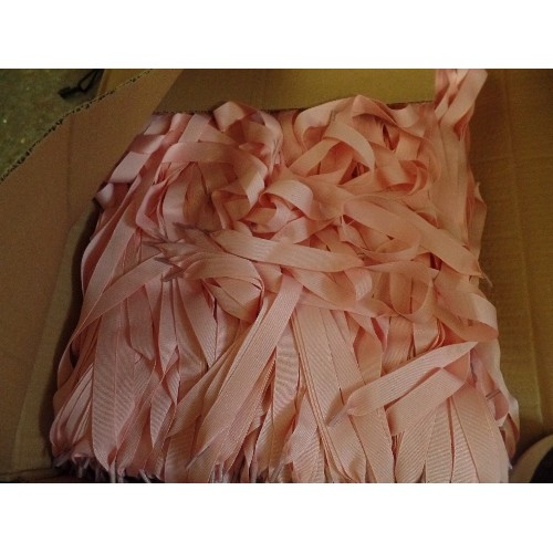 389 - 5 BOXES FULL OF LARGE QUANTITY OF BRAND-NEW CORD TIPPING ROPE CORD WITH STEEL/PLASTIC ENDS. PAPER BR... 