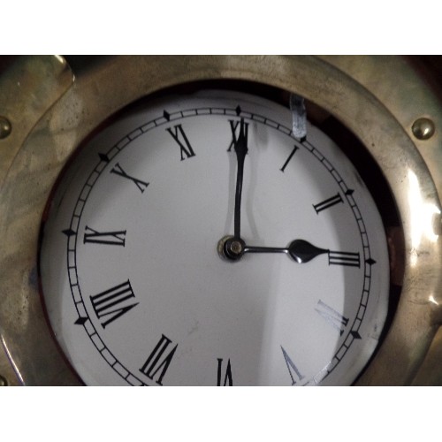 392 - VINTAGE 'SHIP'S WHEEL' CLOCK. WOOD/BRASS SURROUND.