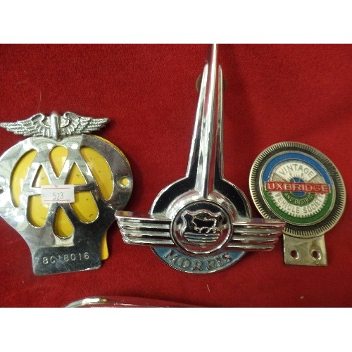 35 - 2 VINTAGE AA CAR BADGES, MORRIS MINOR 1000 BONNET BADGE, MORRIS MINOR BONNET EMBLEM MASCOT AND VINTA... 