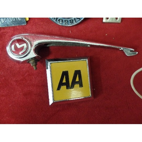 35 - 2 VINTAGE AA CAR BADGES, MORRIS MINOR 1000 BONNET BADGE, MORRIS MINOR BONNET EMBLEM MASCOT AND VINTA... 