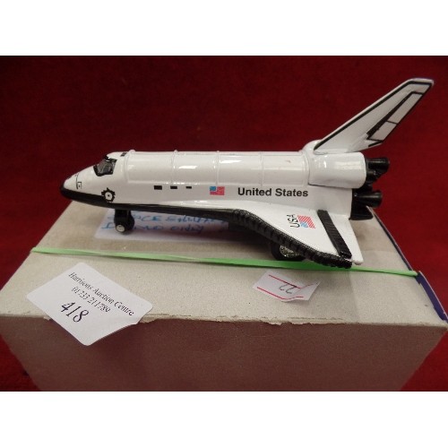 418 - COLLECTORS SCALE MODEL OF USA SPACE SHUTTLE.