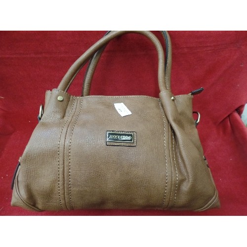 485 - LARGE 'JIMMY CHOO' STYLE HANDBAG. BROWN LEATHER.