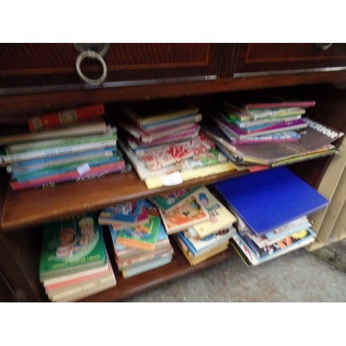 498 - QUANTITY OF VINTAGE CHILDRENS BOOKS, INC ENID BLYTON, RAILWAY SERIES THOMAS THE TANK ENGINE BOOKS, L... 