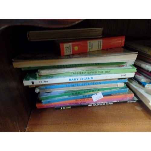 498 - QUANTITY OF VINTAGE CHILDRENS BOOKS, INC ENID BLYTON, RAILWAY SERIES THOMAS THE TANK ENGINE BOOKS, L... 