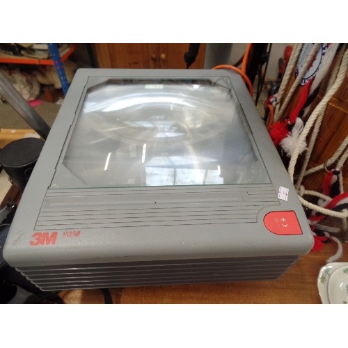 513 - RETRO 3M 905 OVERHEAD PROJECTOR.