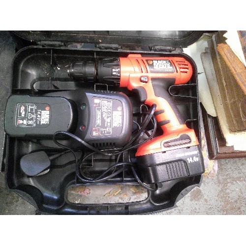 531 - BLACK & DECKER FIRE STORM 14.4 V DRILL, WITH 2 BATTERIES AND CHARGER