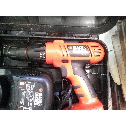 531 - BLACK & DECKER FIRE STORM 14.4 V DRILL, WITH 2 BATTERIES AND CHARGER