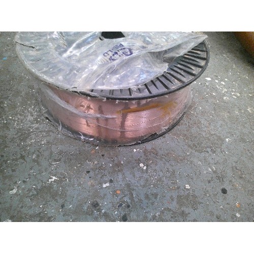 533 - NEW ROLL OF 15 KILO MIG WELDER COPPER WIRE.